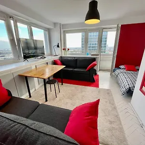 https://sawa-3-metro-x2-fast-wifi-50tv-netflx-hbo-appletv-amazontv.warsawhotelspoland.com