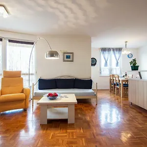https://apartment-martha.hotelinzadar.com